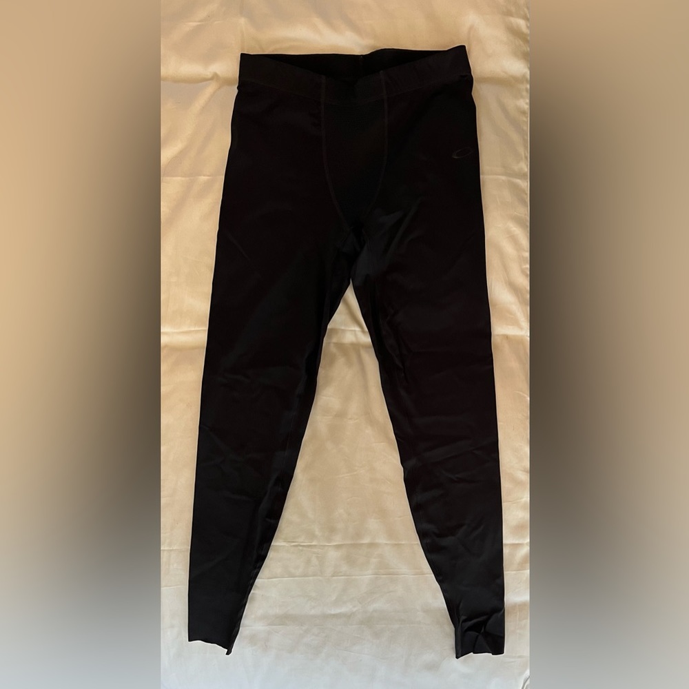 Oakley running pants/compression leggings. Size xl 28” inseam Black Lightly worn